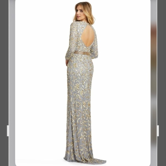 Mac Duggal Beaded Waist Long Sleeve Beaded Illusion Gown in Platinum/Gold Size 6 - Picture 3 of 5